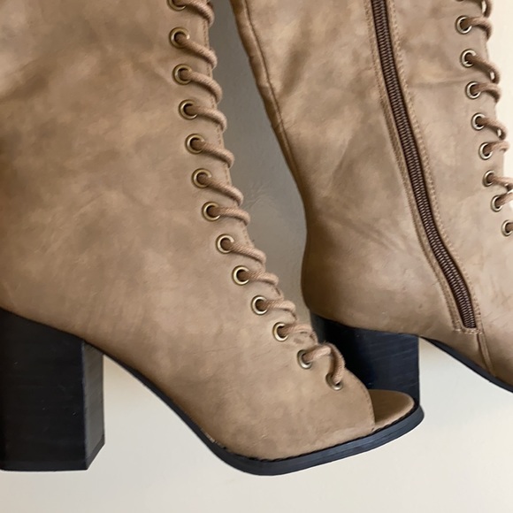 Open toed lace up boot heels! - Picture 4 of 5